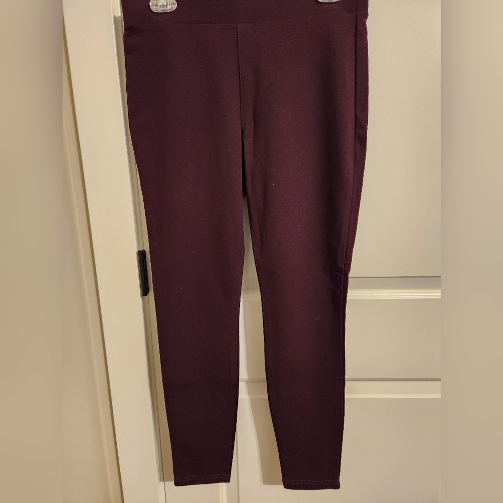 Burgundy leggings